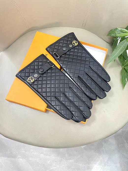 秋冬特惠💰220 LV新款触屏手套 男士手套 高档羊皮手套 商品图0