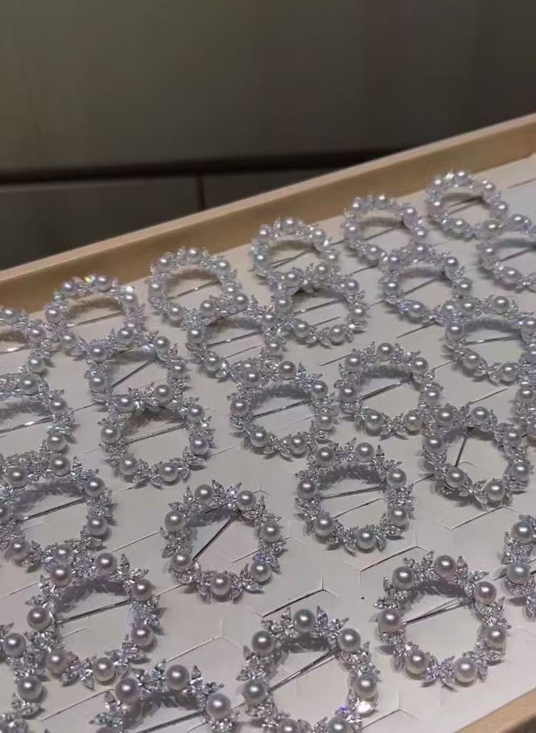 【私席真珠·新年盛宴】皎洁明亮白月光
925银胸针 [色][色]
5-6mmakoya海水珍珠
圆