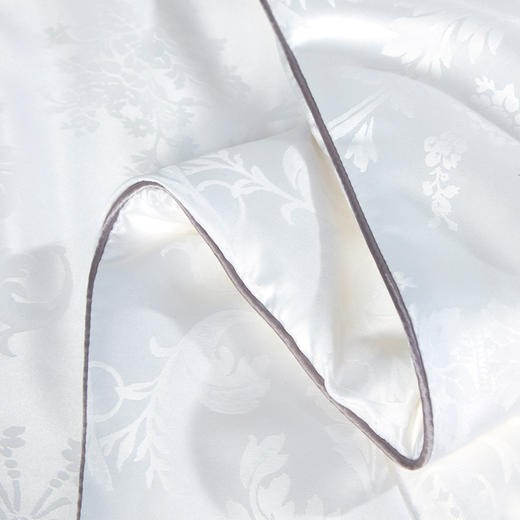 富安娜桑蚕丝大提花被锦瑟年华230*229cm【分仓直发，72小时发货，周末节假日不发货】 商品图6