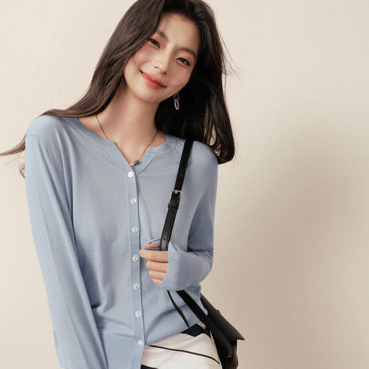 【商场同款】诗凡黎小V领套头针织衫2025秋新款长袖上衣3G8331781 商品图2