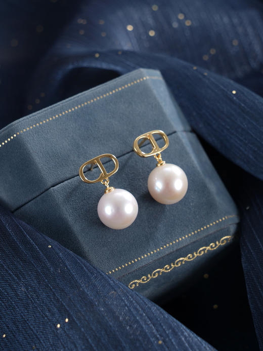 子佩集【‌简愫】银S925珍珠惜王妃耳钉【MLEH009】10.5mm珠镀金日字扣2601 商品图4