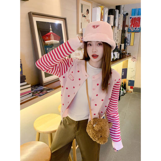 <曾小咸推荐>2.11现货秒杀 ！微信超特价！韩系撞色波点针织开衫 日常209.99 立减120 秒杀89.99！！ 商品图1