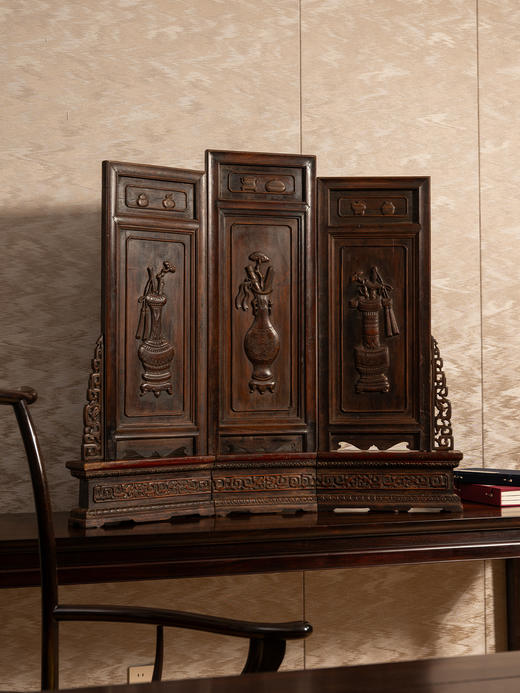 清中期	黄花梨嵌黄杨博古图三扇座屏 商品图1