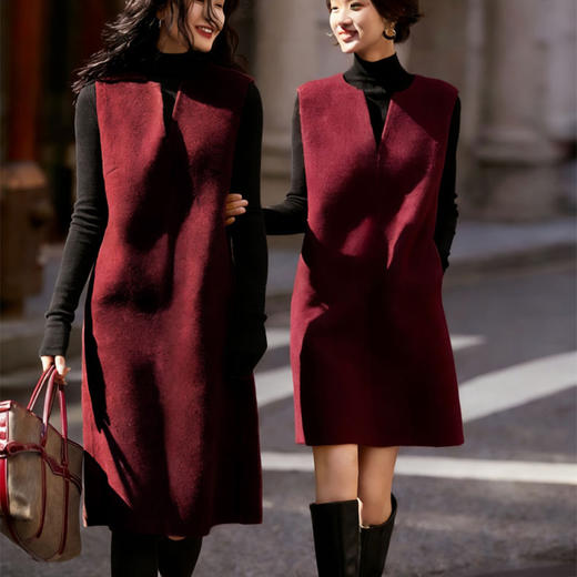 （小眠专属）V领毛呢背心裙 | 年度显白神器老钱风叠穿，优雅与温暖此时相融 保暖防寒的同时营 造层次变【3-7天发货】 商品图1