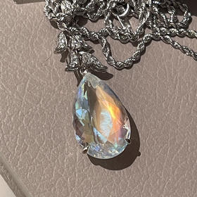 超大17克拉彩虹月光石挂件