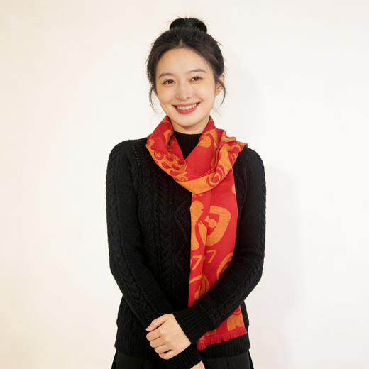 福寿绵延 中国红吉祥云纹围巾 商品图4