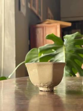 磁州窑白釉印花莲瓣纹八方杯，顺丰包邮