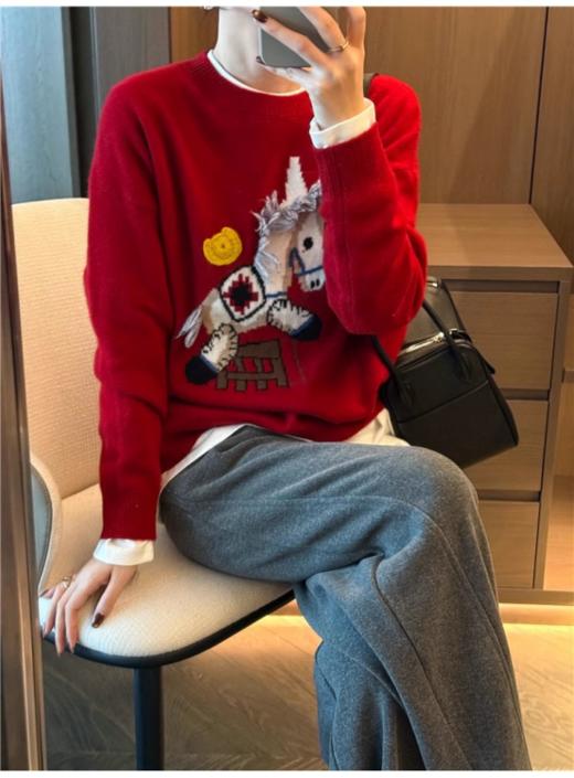 🥰【元气小马重工刺绣新年款羊毛衫92119】✅  宽松的版型设计不挑人穿~既能包容腰腹赘肉又不会显得臃中拖沓✅  一眼爱上的重工毛衣针织衫！ 马到成功，马年必备！ 商品图4