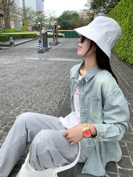 <曾小咸推荐>现货秒杀 ！微信超特价！复古水洗蓝牛仔衬衫 日常189.99 立减100 秒杀89.99！！短袖 秒杀59.99！！ 商品图5