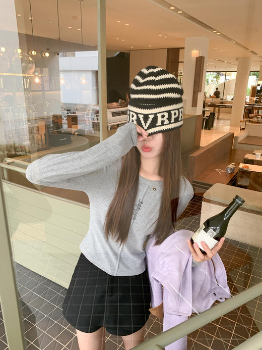 【110元任选2件】现货！ 2色字母打底衫 商品图4