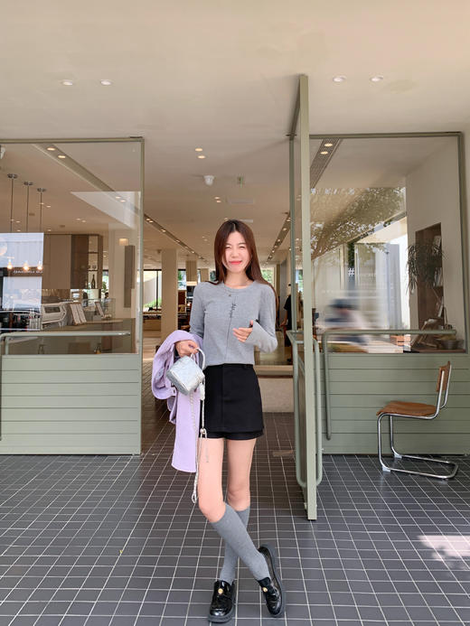 【110元任选2件】现货！ 2色字母打底衫 商品图8