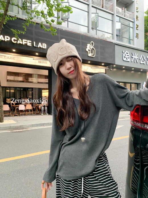 【110元任选2件】现货！灰色V领宽松大T恤 商品图4