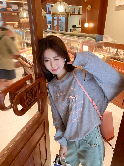 <曾小咸推荐>现货秒杀 ！微信超特价！字母印花露肩卫衣 日常149.99 立减70 秒杀79.99！！ 商品图12