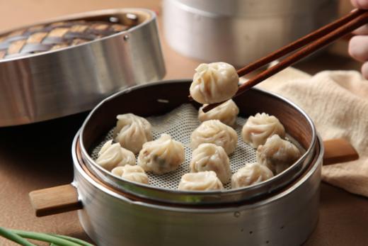 😍【厨乔传小笼包】发扬百年传承技艺配方，弘扬瓯越美食文化！✌️ 百年传承，手作技艺 ✅0香精、0色素、0防腐剂 高蛋白、高营养 ✅每日早晨采购第一批鲜肉 🔥纯手工制作 商品图1