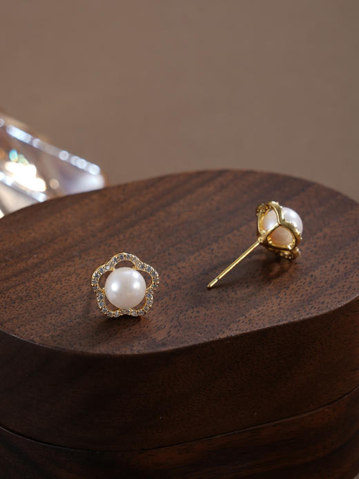 子佩集【花吻凝香】银S925珍珠惜王妃耳钉【XXED019】6mm珠镀金五瓣花朵2601 商品图7