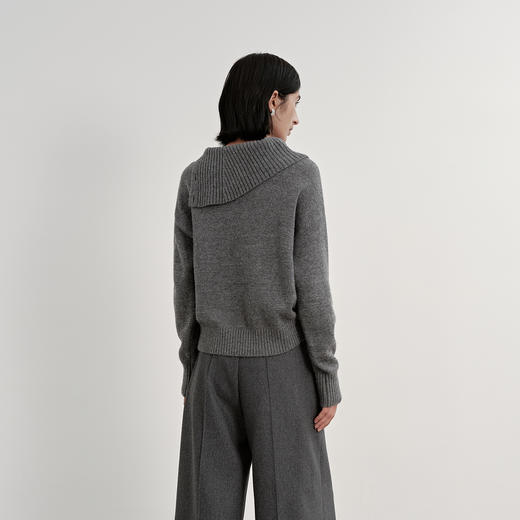 NEELLY纳俪商场同款冬新款设计感翻领针织衫女高级感灰色休闲毛衣N25113A01147 商品图1