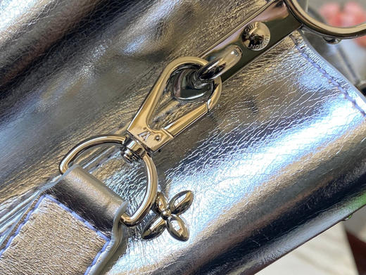 秋冬特惠💰1800 渠道级LV 新品 te级LV 动态芯片 M26258/M48865银色满天星 商品图6