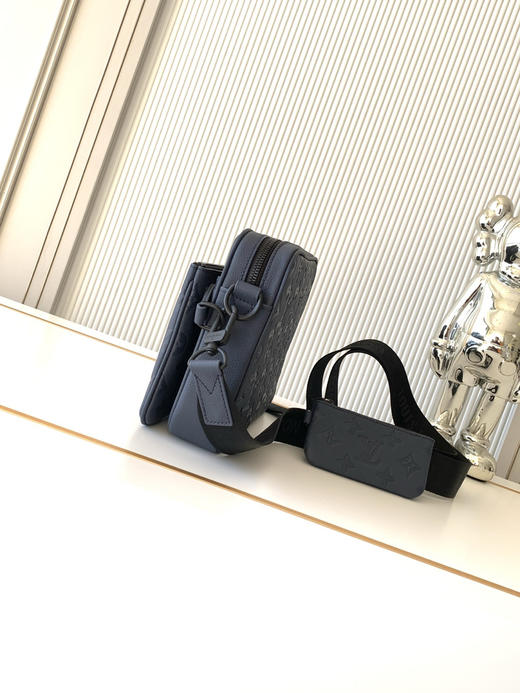 秋冬特惠💰1350 渠道级LV【全钢五金 MB163c01变码芯片】te级LV 全套包装 M27925深蓝色压花 本款 Trio Messenger 邮差包 商品图1