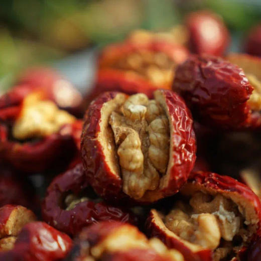 每拍2减10元【国内有机枣夹核桃】 选用和田超特有机灰枣 非常好吃 200g/盒-AA 商品图3