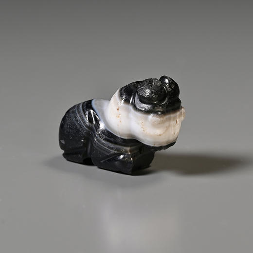 南亚高古缠丝玛瑙圆雕瑞兽 商品图1