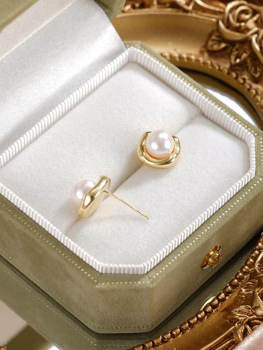 子佩集【晨曦神眷】银S925珍珠惜王妃耳钉【XXED010】6.8mm珠镀金方圆方块2601 商品图7