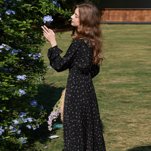 三彩2026春季新款碎花连衣裙法式V领收腰A字裙长裙大摆浪漫M 商品图2