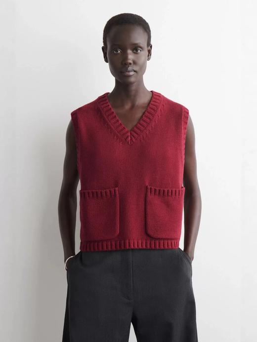 F010751马甲2025冬季新款时尚V领大口袋红色无袖羊毛马甲背心坎肩女 商品图4