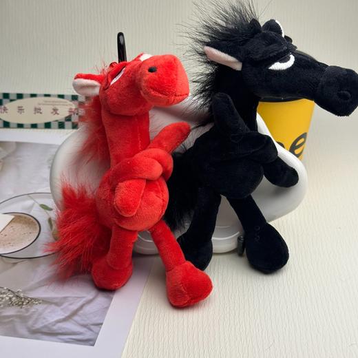 【搞怪可爱造型❗️治愈与陪伴】2026年天选黑马马年吉祥物毛绒玩具挂件包包挂饰毛绒玩偶公仔娃娃。jc 商品图1