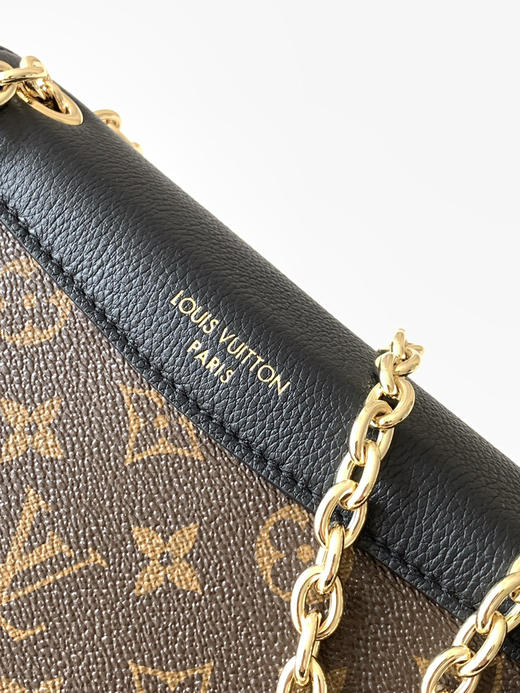 秋冬特惠💰1320 渠道级LV【全钢五金 MB163c01变码芯片】te级LV 全套包装 M26398黑色 这款BB手袋 商品图5