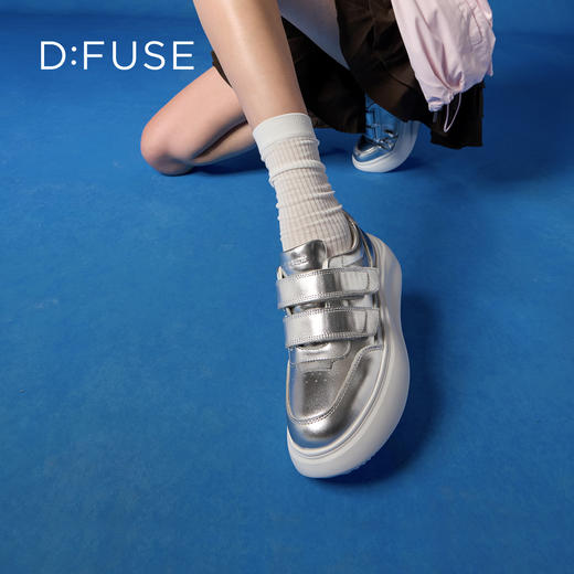 Dfuse迪芙斯2026春季新款轻便厚底增高魔术贴松糕鞋休闲鞋运动板鞋DFE1112126 商品图3