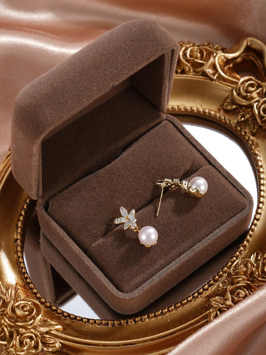 子佩集【幽兰天后】银S925珍珠惜王妃耳钉【XXED016】6.5mm珠镀金兰花草五瓣花2601 商品图4