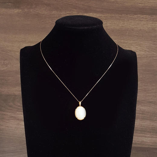 【天然正品】周大福AU750黄金镶钻镶天然青海料细腻一级白油润度佳蛋面和田玉吊坠项链30.2*17.6*10.7MM(皆取最大值)链长：45CM（长度可调节）241225NJS01 商品图7