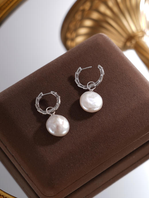 子佩集【月色尚浅】银S925珍珠惜王妃耳环【SPE0620001】13mm珠巴洛克扁珠扣环圆圈2601 商品图3