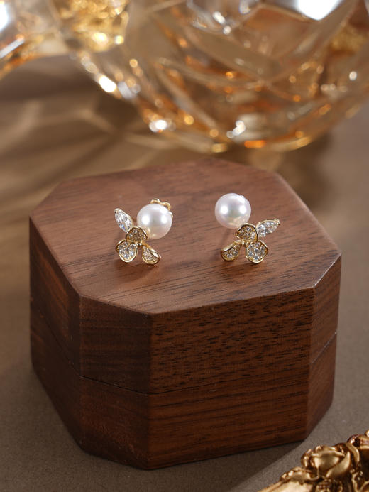 子佩集【三叶曦光】银S925珍珠惜王妃耳钉【XXED013】6mm珠镀金三叶草2601 商品图7