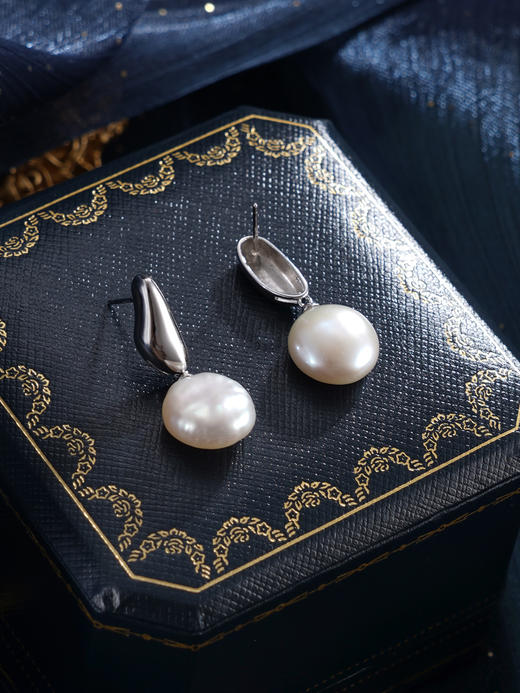 子佩集【月华诗韵】银S925珍珠惜王妃耳钉【SPE0570009】12mm巴洛克扁珠2601 商品图6