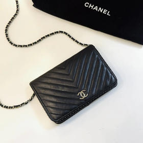 Chanel V纹 铆钉 Woc 链条包