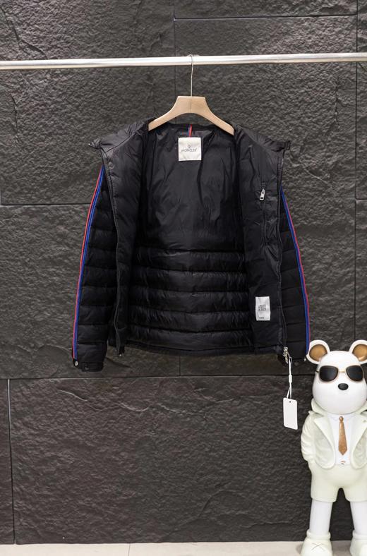 F010764轻薄系列小标刺绣红蓝织带连帽羽绒服 商品图6