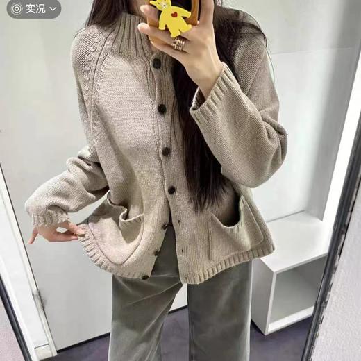 F010750冬季新款休闲版型高领羊毛纽扣针织开衫毛衣外套女 商品图7