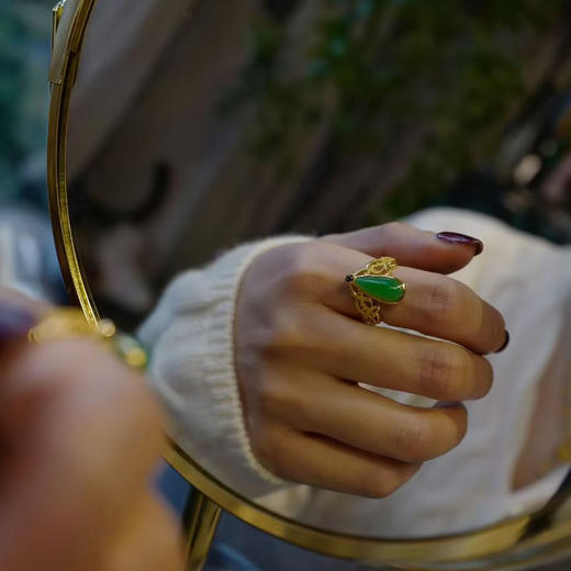 龢盒原创 上善若水，自在为王 18k水滴翡翠戒指 商品图4