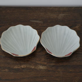 日本贝壳形描金小碟 赤绘釉上彩 X1456