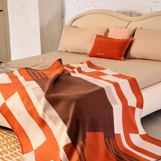 羊绒提花双面裹边披毯  SJF96P978B 商品图3