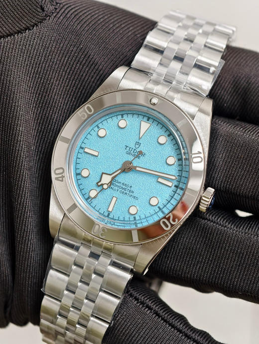 ZF出品—时光铸经典，腕间藏锋芒—帝舵碧湾54型M79000腕表【表壳】帝舵79000选用不锈钢打造表壳，经磨光与磨砂双工艺处理，有41和37毫米可选，直径复刻1950年代潜水表经典比例精品中的精品❕ 商品图12