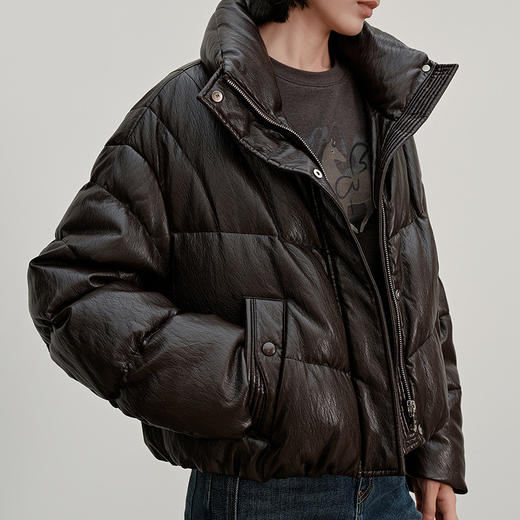 NEELLY纳俪商场同款冬季新款休闲廓形皮质羽绒服女时尚保暖外套N25111L01113 商品图2