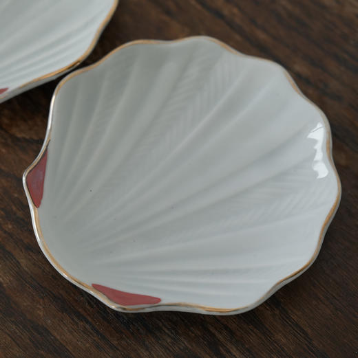 日本贝壳形描金小碟 赤绘釉上彩 X1456 商品图1