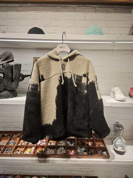 ATSV|欧文系列新款连帽羊羔绒卫衣 172611706V 商品图0