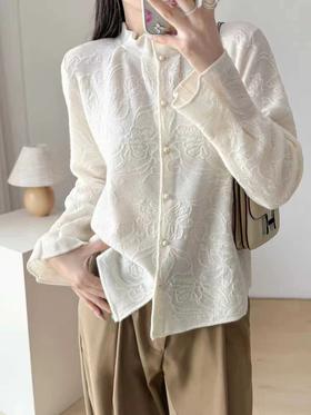 F010779法式气质木耳边半高领立体提花喇叭袖羊毛针织衬衫
