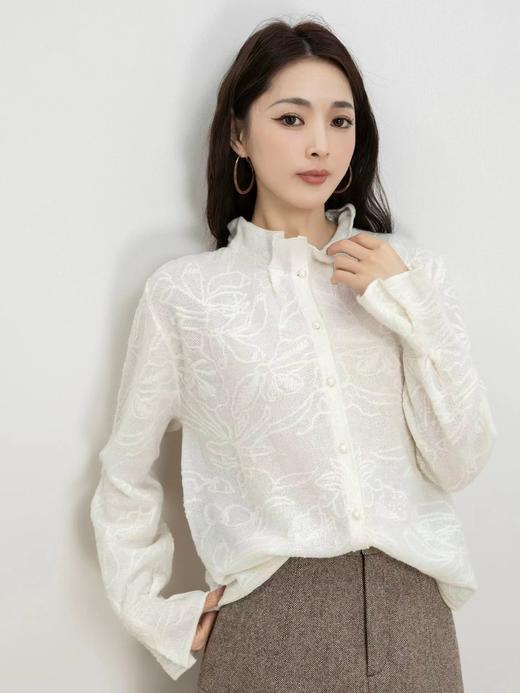 F010779法式气质木耳边半高领立体提花喇叭袖羊毛针织衬衫 商品图5