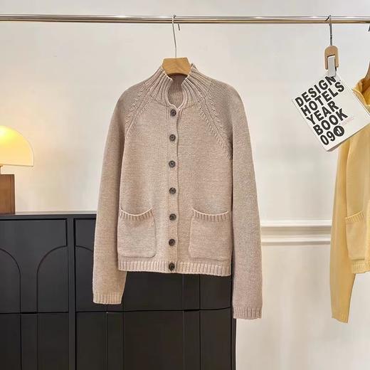 F010750冬季新款休闲版型高领羊毛纽扣针织开衫毛衣外套女 商品图13