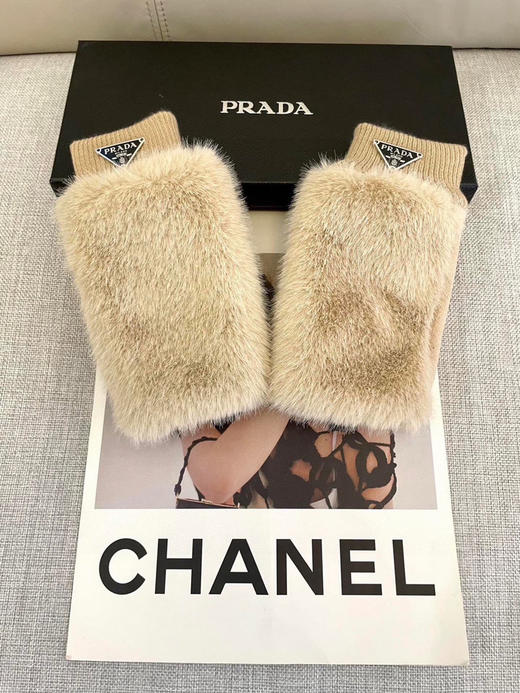 秋冬特惠💰180 普拉达秋冬女手套 商品图3