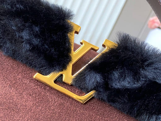 秋冬特惠💰1600 渠道级LV 新品 te级LV 动态芯片 M26323/M48865棕拼黑绒毛 商品图3